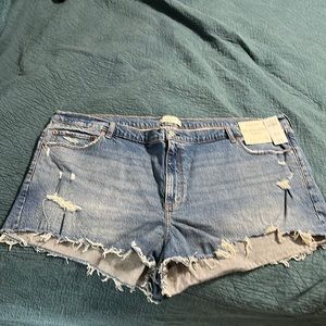 Abercrombie High Rise Mom Short